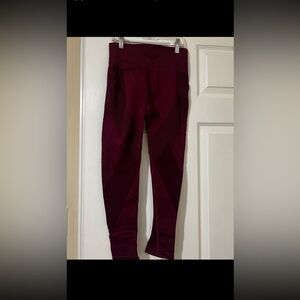 Active leggings. Only wore once  . Great shape. Like new.